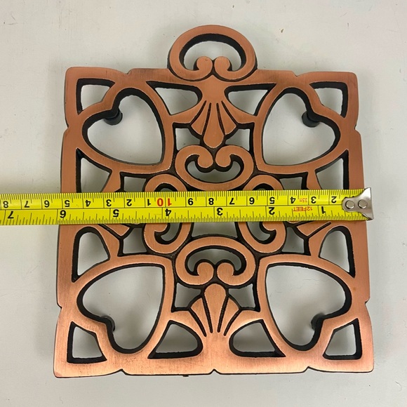 Pampered Chef 2008 Round Up Heart Collectible Cast Iron Copper Tone Coat Trivet - Picture 14 of 16